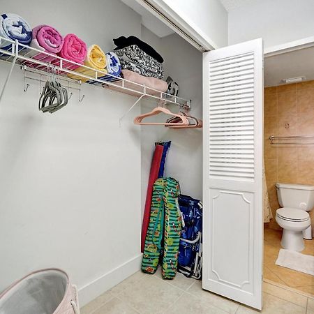 Flip Flop Paradise In Hollywood Florida Exterior photo