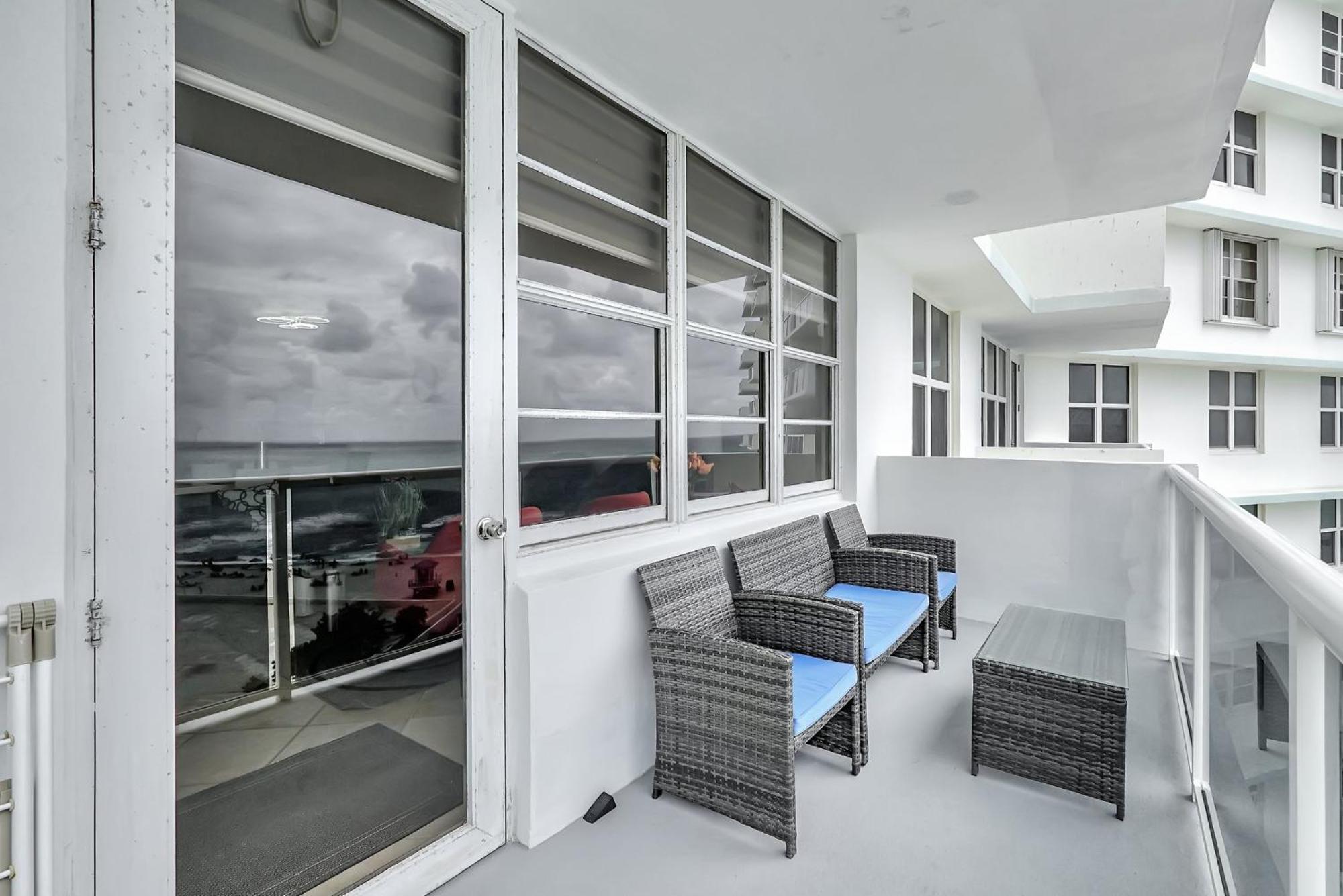 Flip Flop Paradise In Hollywood Florida Exterior photo