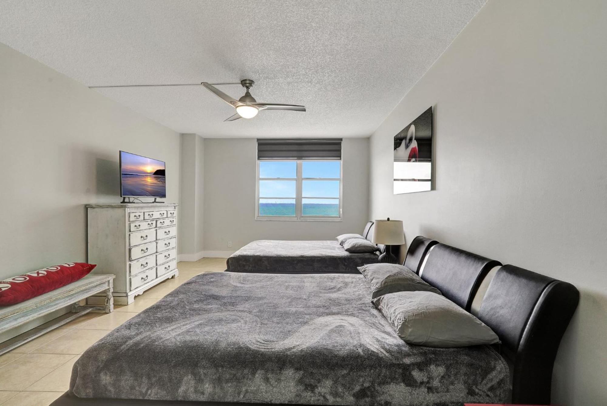 Flip Flop Paradise In Hollywood Florida Exterior photo