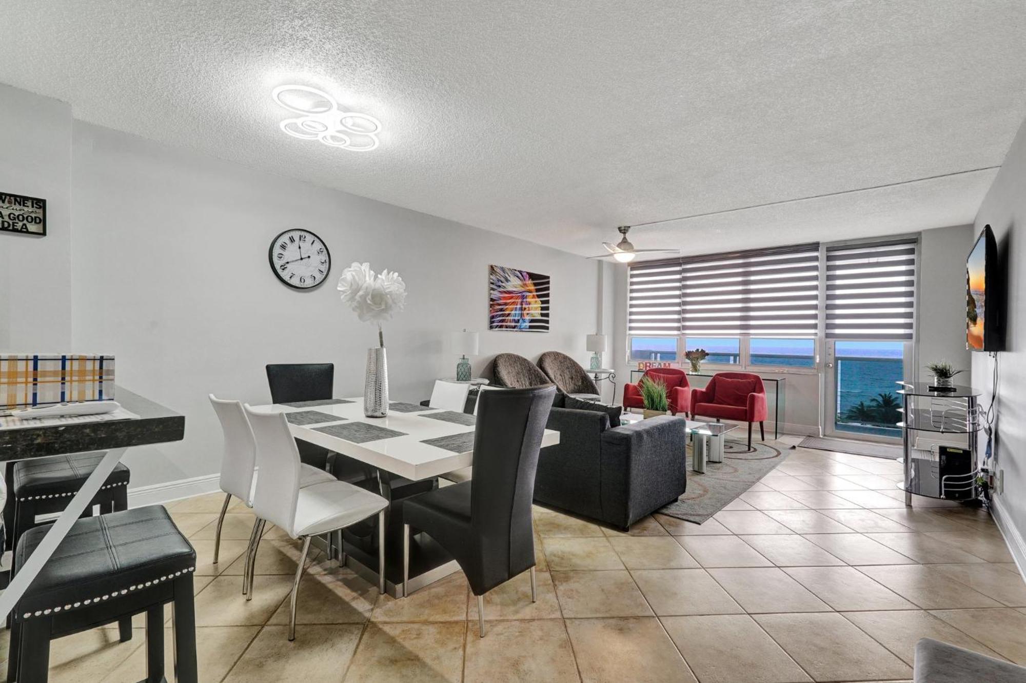 Flip Flop Paradise In Hollywood Florida Exterior photo