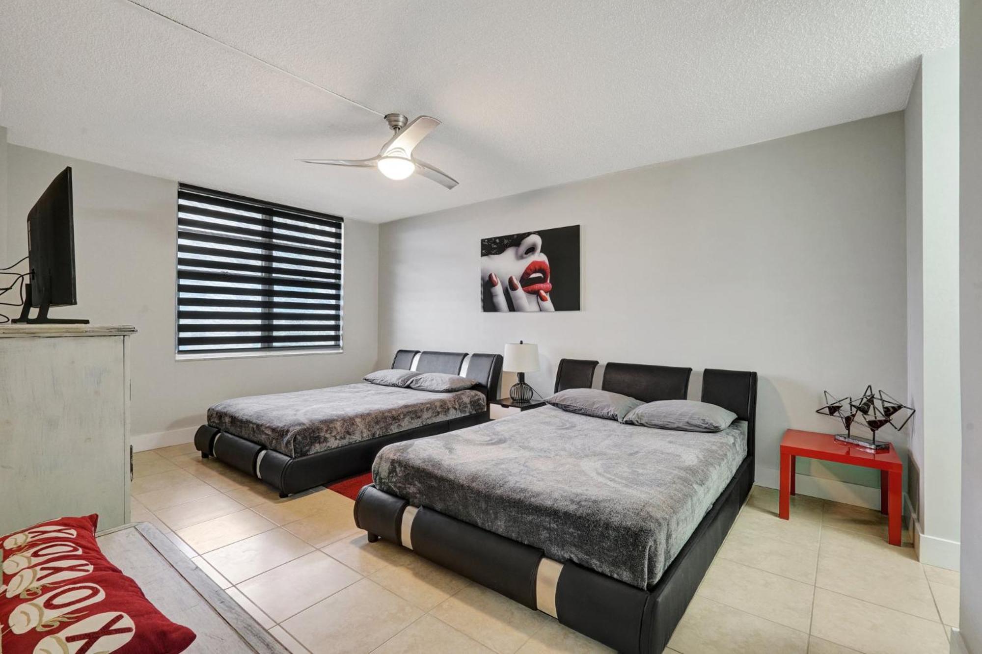 Flip Flop Paradise In Hollywood Florida Exterior photo